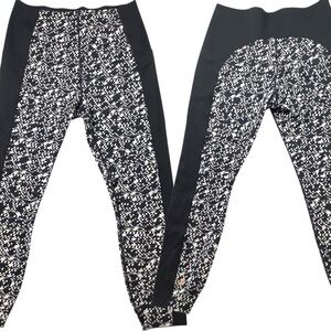 🛍️ 2/$25 Sweaty Betty Power High Waist 7/8 Workout Leggings BlackWhite Geometric